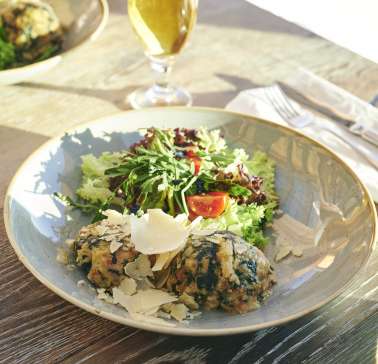 Bregenzerwälder Spinatknödel (c) Alex Kaiser - Bregenzerwald Tourismus